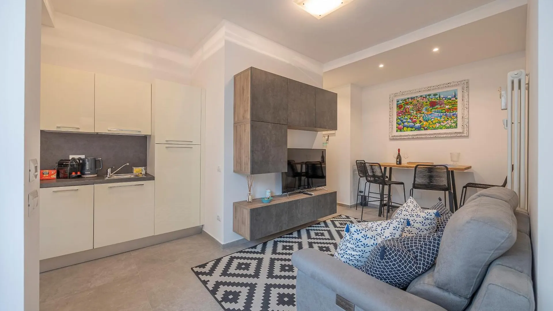 Modern Apartment With Terrace 维罗纳