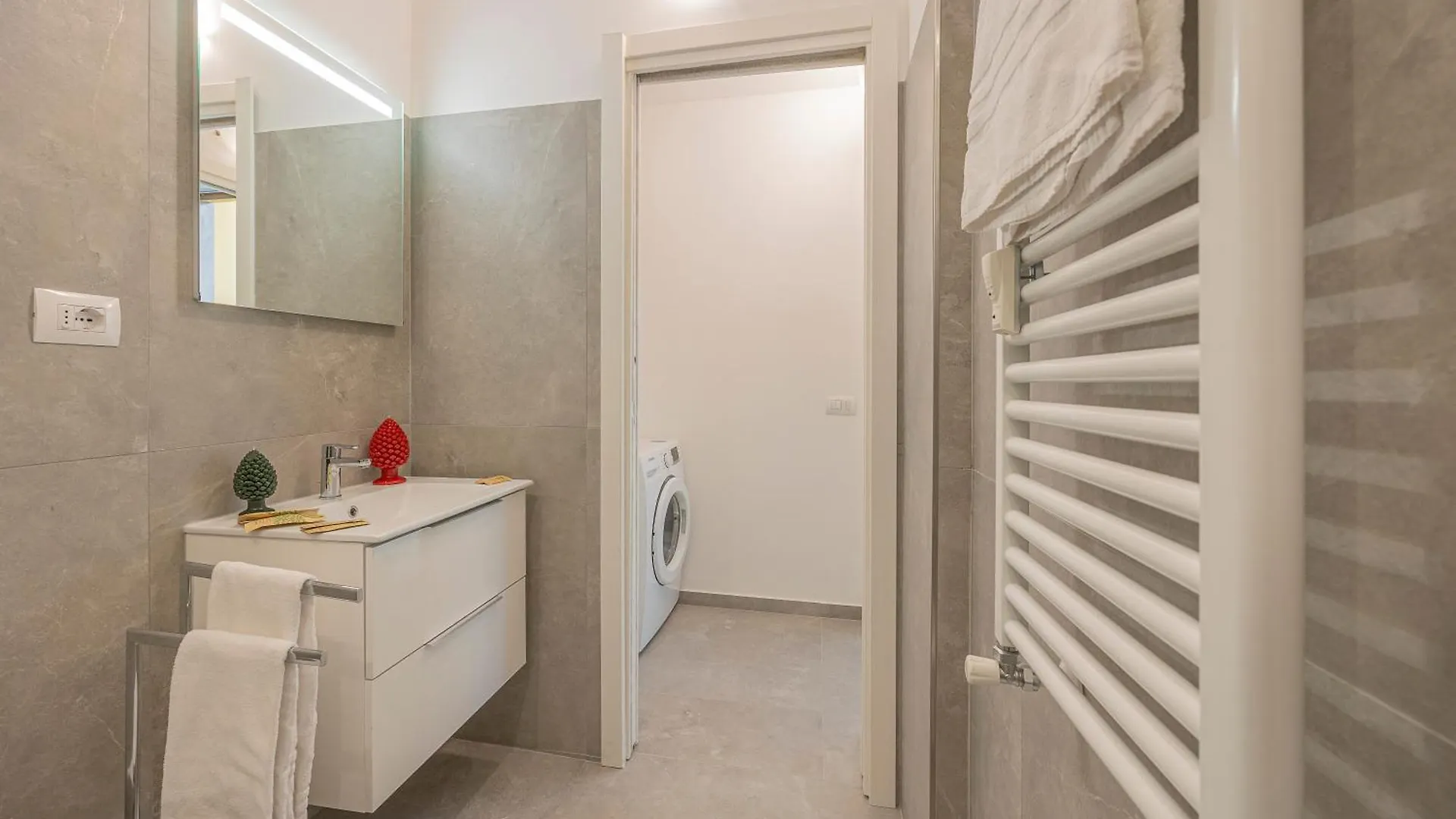 Modern Apartment With Terrace 维罗纳 0*,